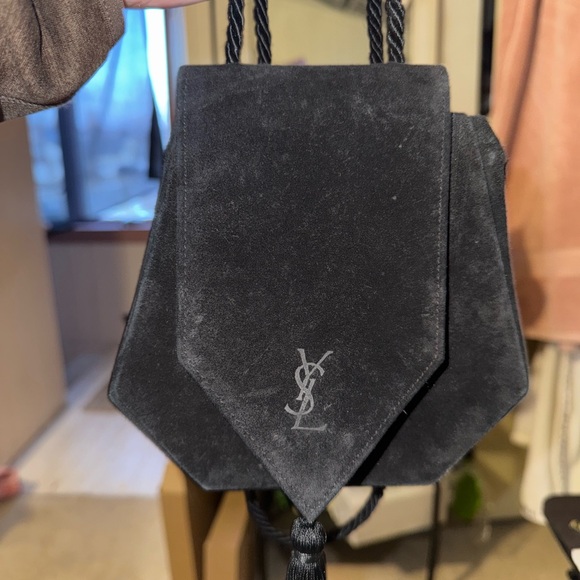 Yves Saint Laurent Black Shoulder Bag Elegant Design